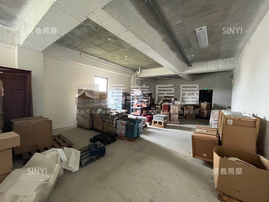 南區約２９９坪地企業總部房屋室內格局與周邊環境