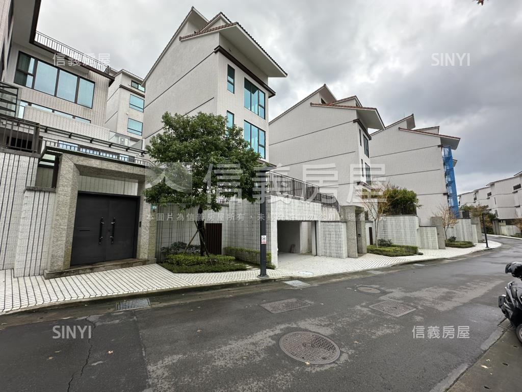 秀岡康橋旭電梯別墅房屋室內格局與周邊環境