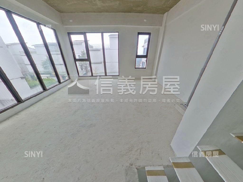 秀岡康橋旭電梯別墅房屋室內格局與周邊環境
