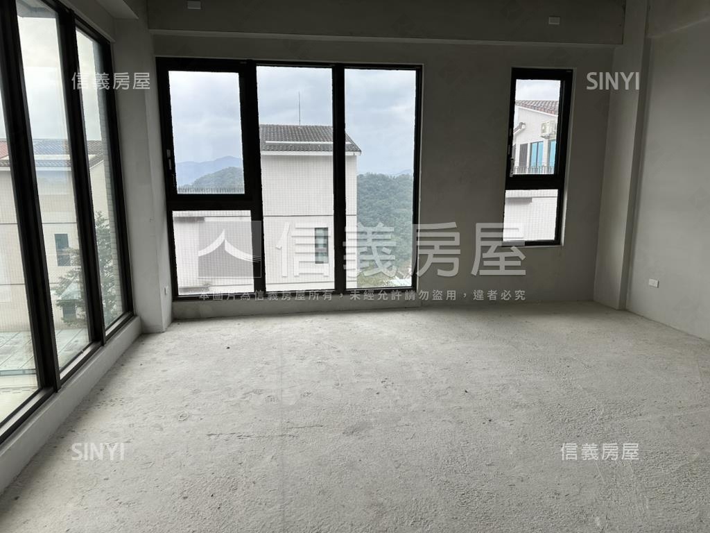 秀岡康橋旭電梯別墅房屋室內格局與周邊環境