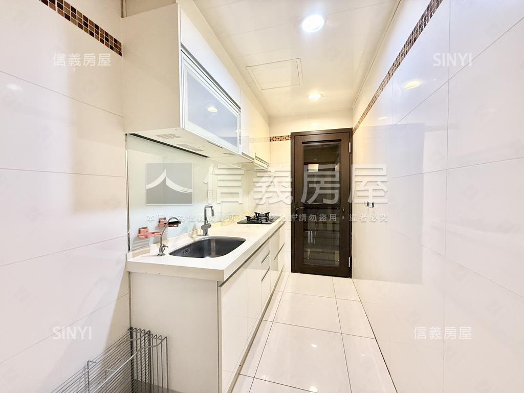 高陞裝潢四房美屋房屋室內格局與周邊環境