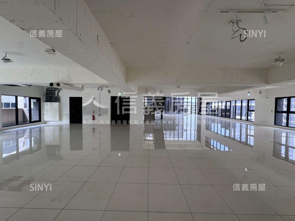 富霖雙星挑高雙樓層房屋室內格局與周邊環境