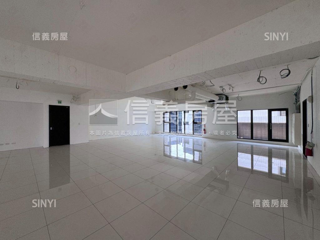 富霖雙星挑高雙樓層房屋室內格局與周邊環境