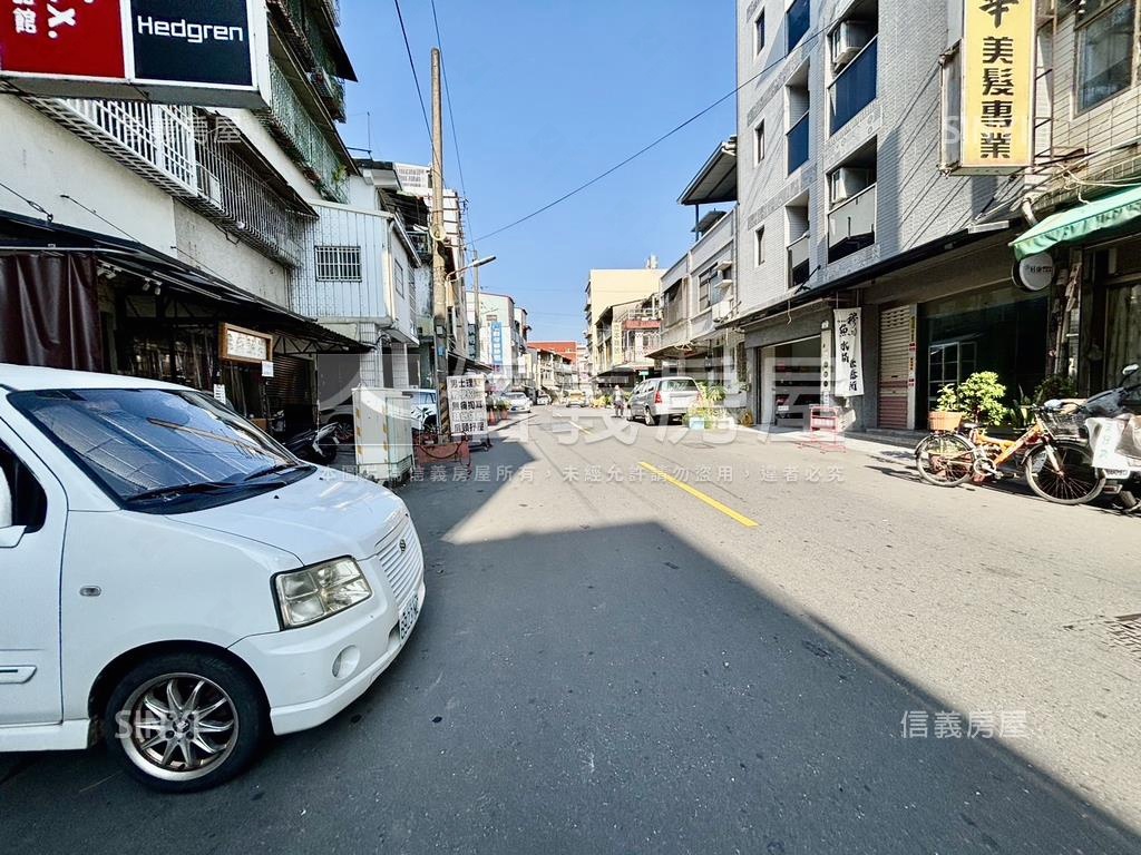 近市場世運臨路透天店面房屋室內格局與周邊環境