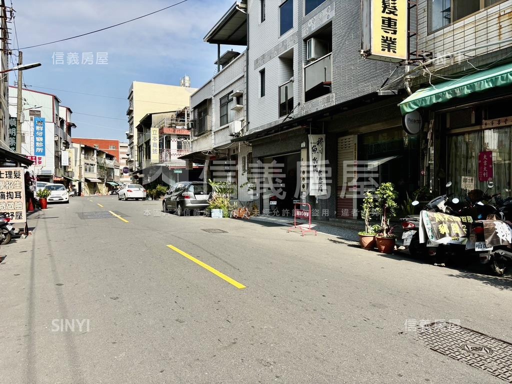 近市場世運臨路透天店面房屋室內格局與周邊環境