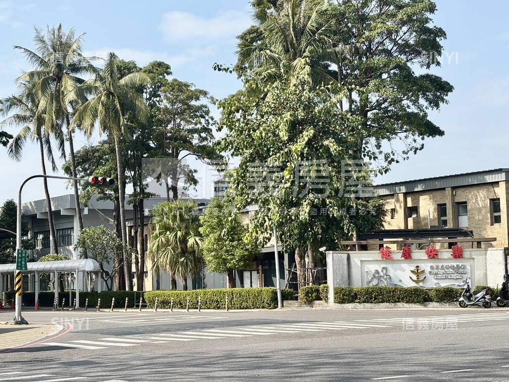 近市場世運臨路透天店面房屋室內格局與周邊環境