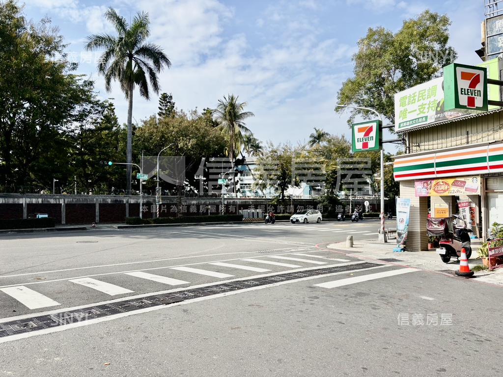 近市場世運臨路透天店面房屋室內格局與周邊環境