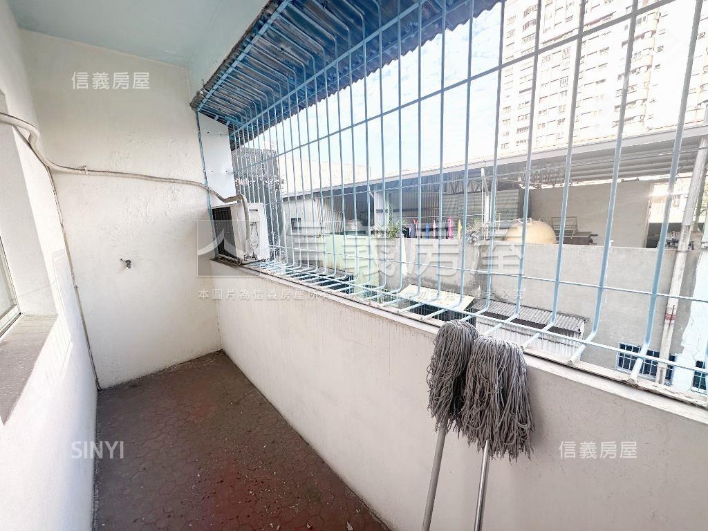 五甲近未來捷運站正街透天房屋室內格局與周邊環境