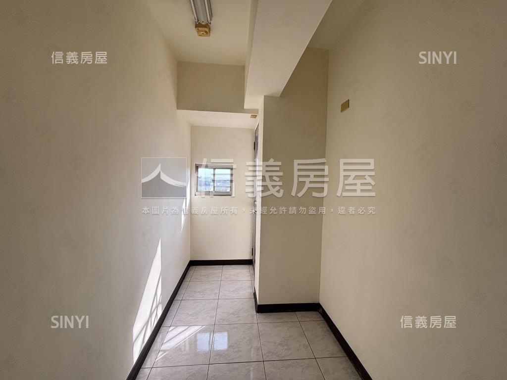 新營｜大空間採光三房平車房屋室內格局與周邊環境