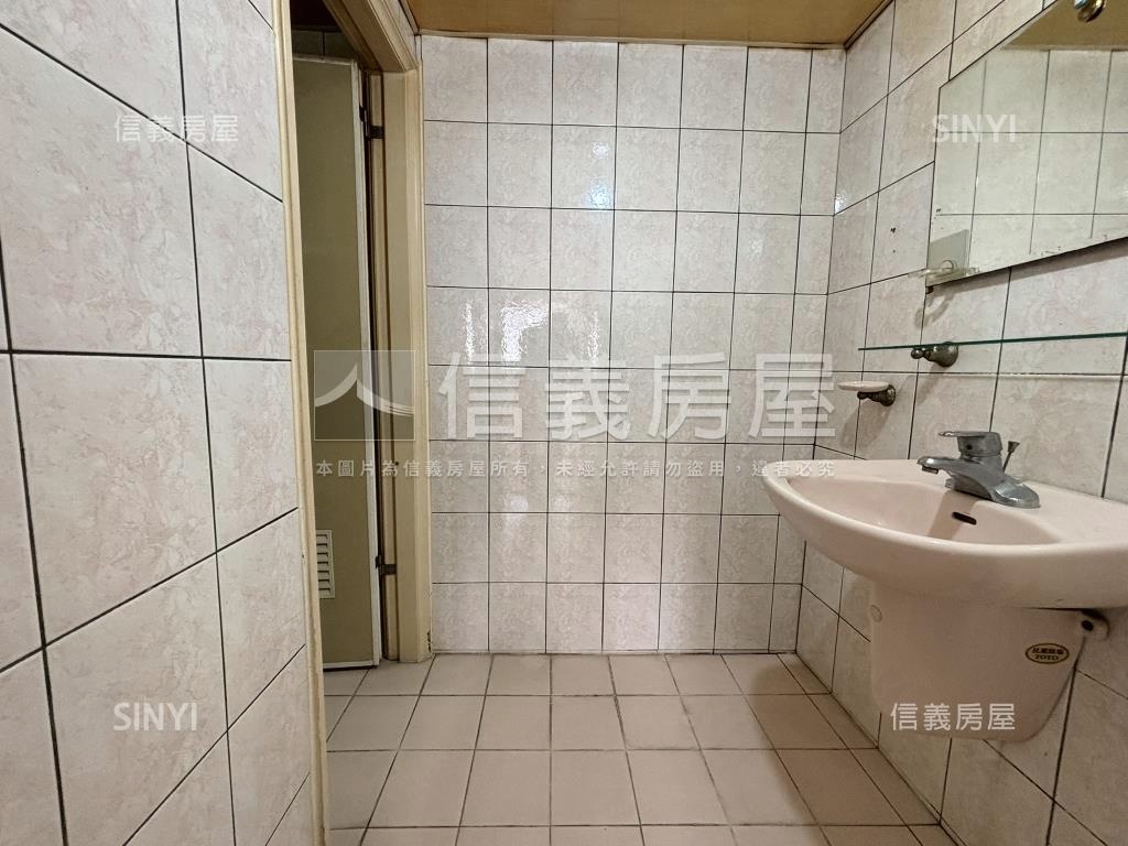 新營｜大空間採光三房平車房屋室內格局與周邊環境