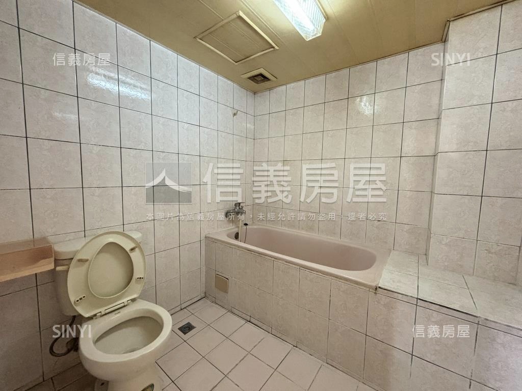 新營｜大空間採光三房平車房屋室內格局與周邊環境