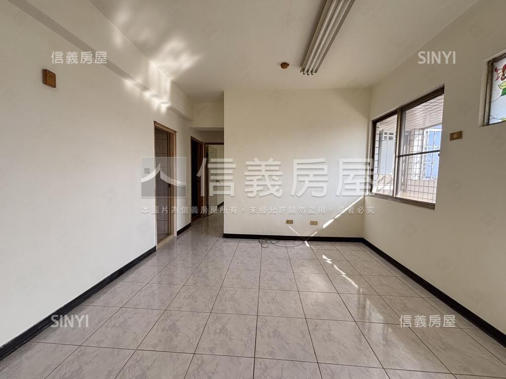 新營｜大空間採光三房平車房屋室內格局與周邊環境