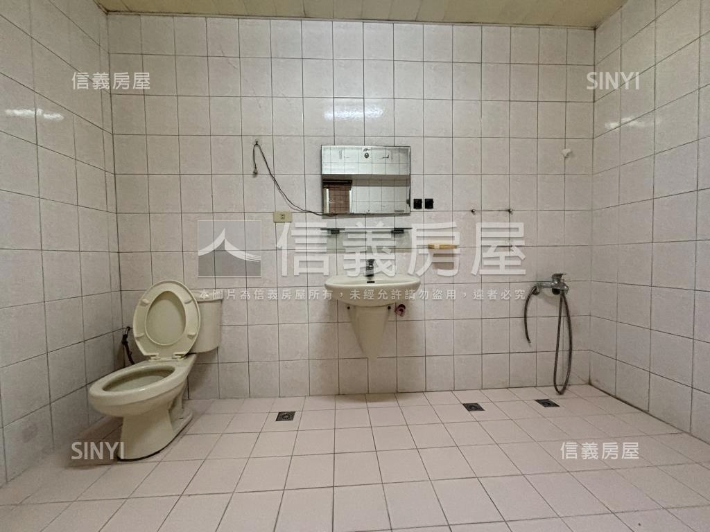 新營｜大空間採光三房平車房屋室內格局與周邊環境