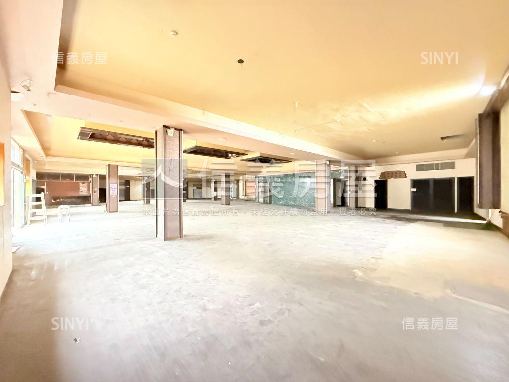 近捷運都計內農地有鐵皮屋房屋室內格局與周邊環境