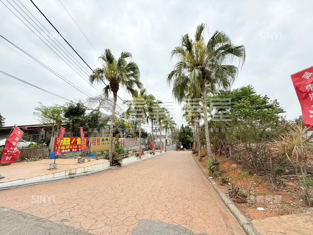 近捷運都計內農地有鐵皮屋房屋室內格局與周邊環境