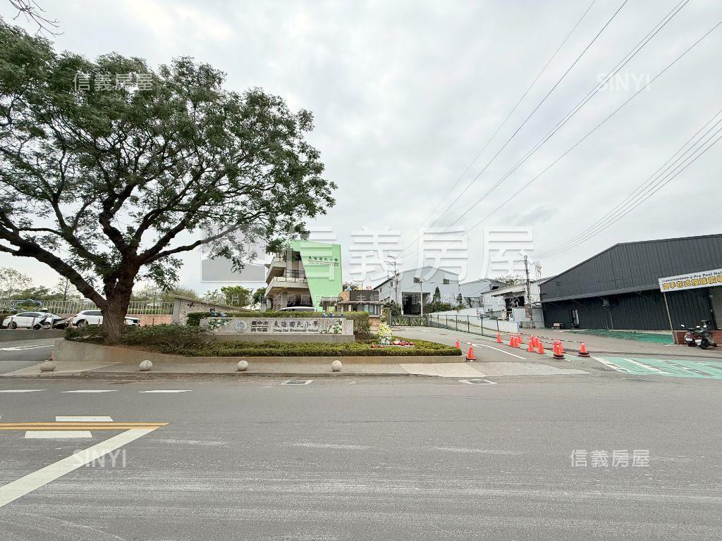 近捷運都計內農地有鐵皮屋房屋室內格局與周邊環境