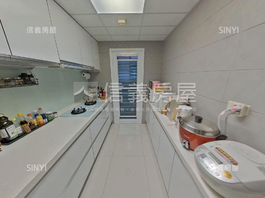 名軒皇城三面採光面中庭房屋室內格局與周邊環境