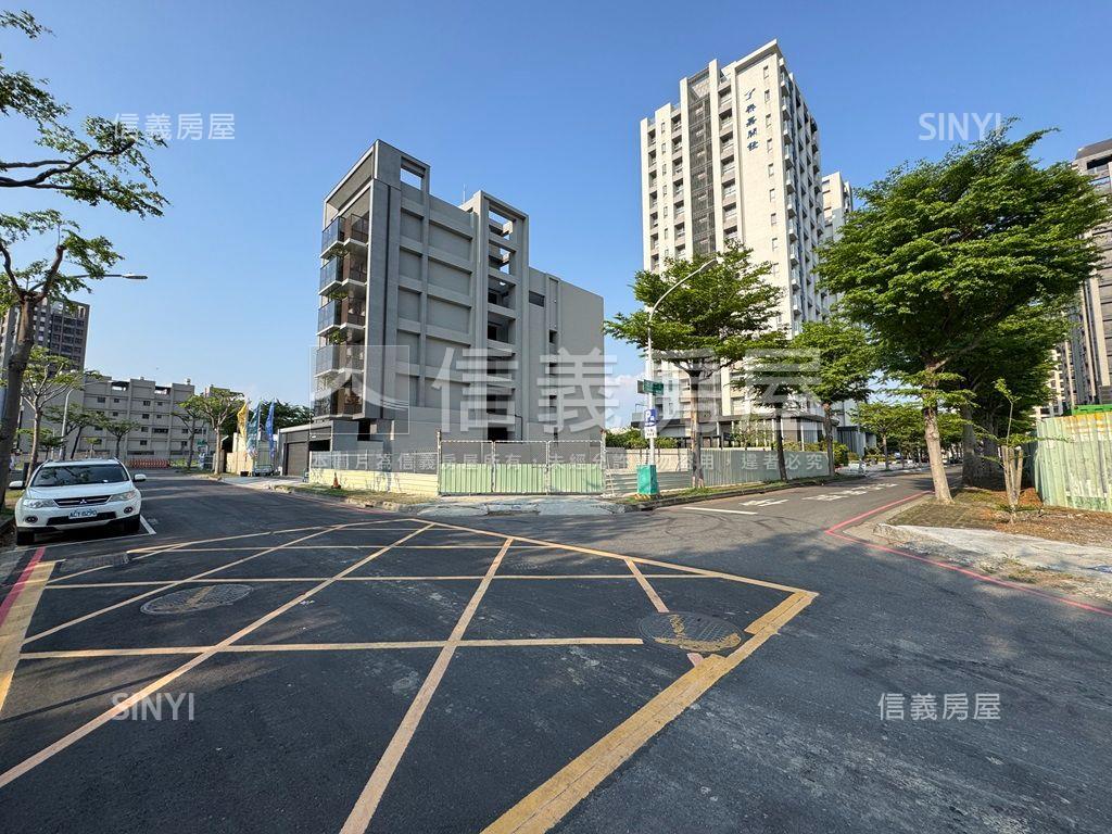 公園綠地旁大地坪方正土地房屋室內格局與周邊環境