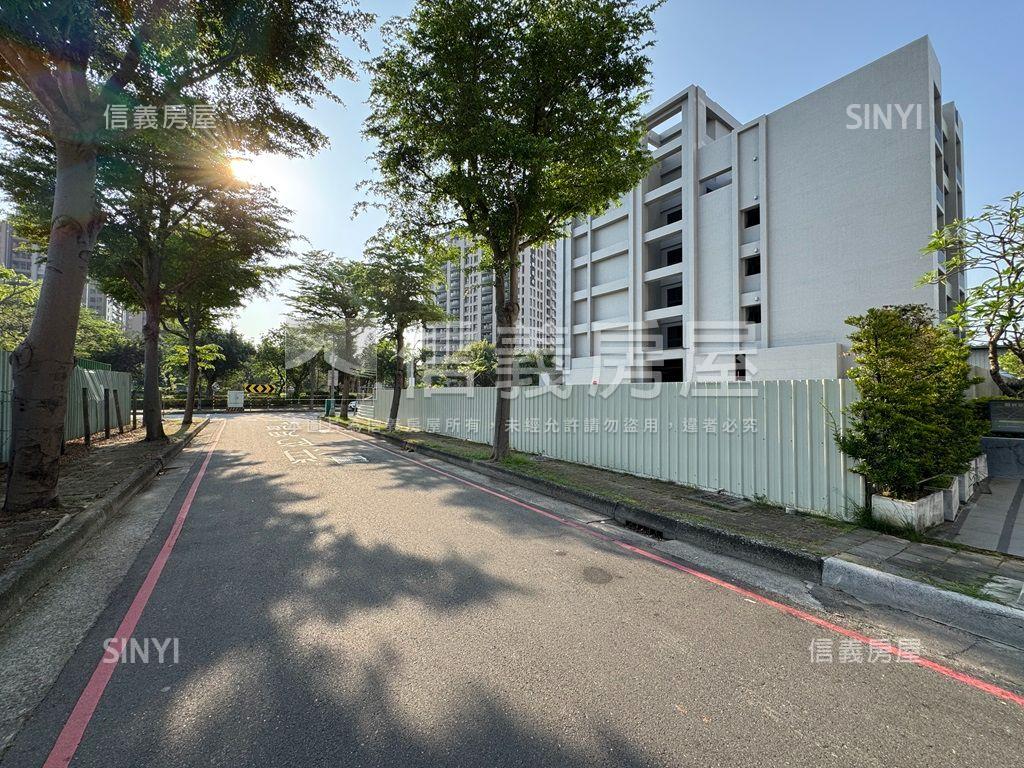 公園綠地旁大地坪方正土地房屋室內格局與周邊環境