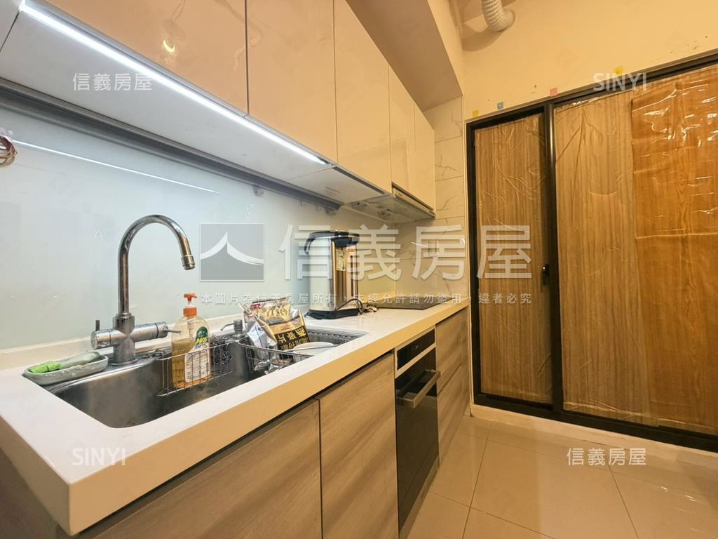 皇普誠意出售高樓兩房平車房屋室內格局與周邊環境