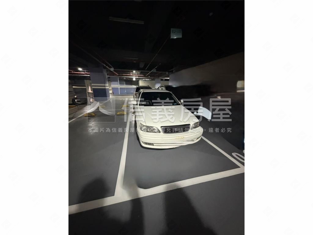 皇普誠意出售高樓兩房平車房屋室內格局與周邊環境