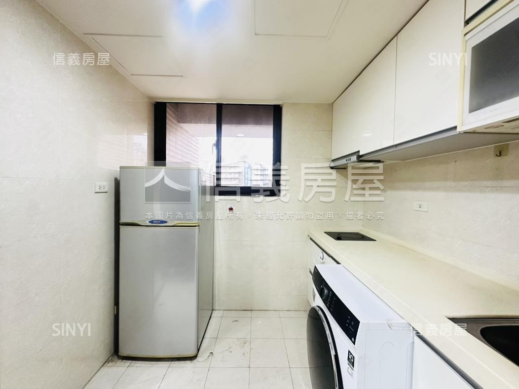 一品稀有１＋１加坡平車位房屋室內格局與周邊環境