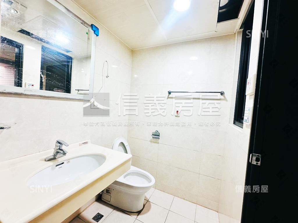 一品稀有１＋１加坡平車位房屋室內格局與周邊環境