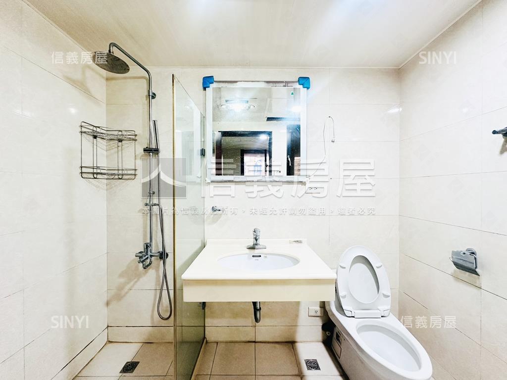 一品稀有１＋１加坡平車位房屋室內格局與周邊環境