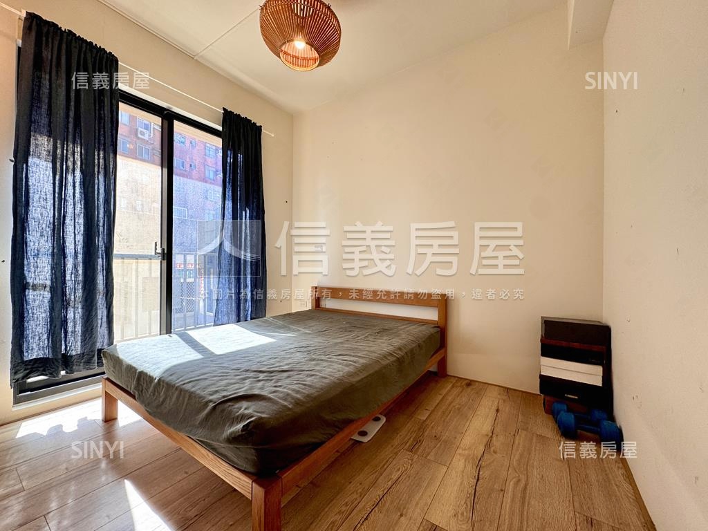 悅森朵夫次頂透亮２房２衛房屋室內格局與周邊環境