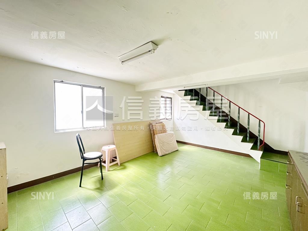 近文藻公園旁邊間美透天房屋室內格局與周邊環境