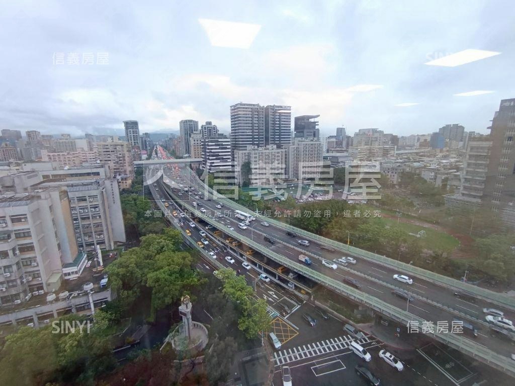 忠孝９８美景三戶純辦房屋室內格局與周邊環境