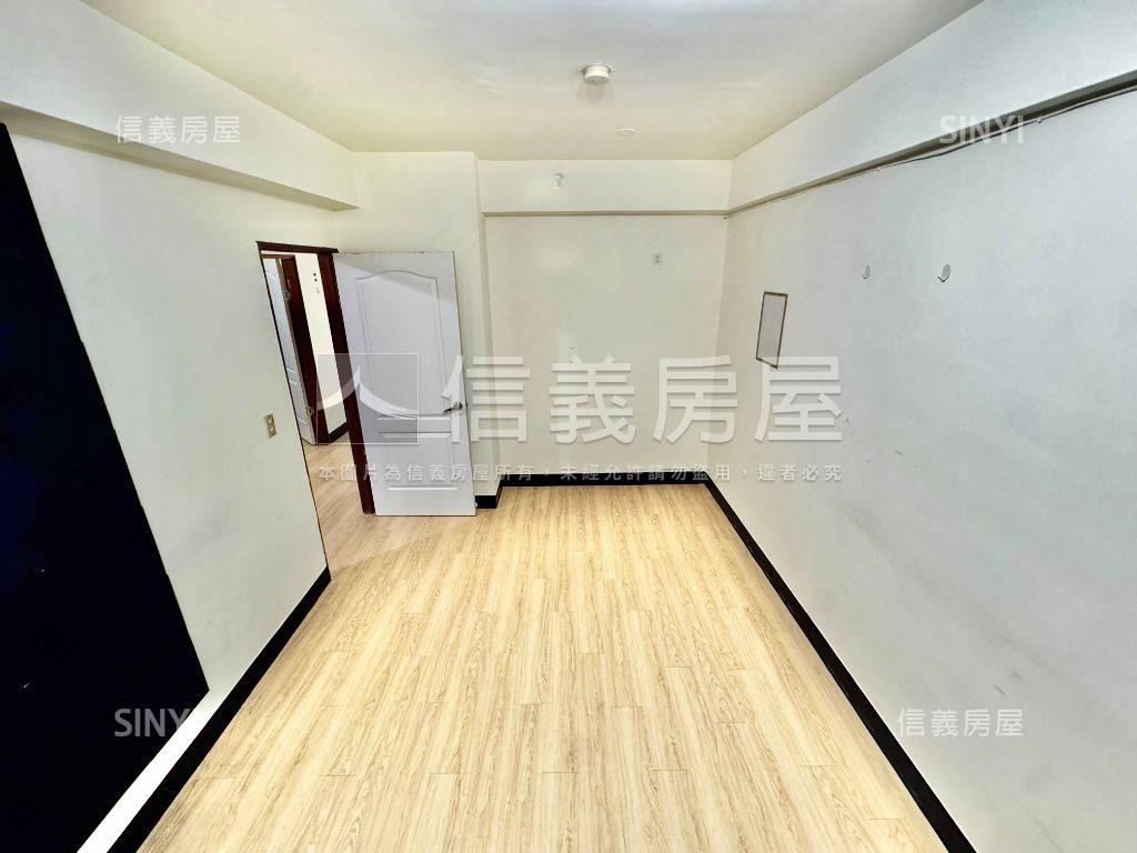 近中國醫３樓前後陽台房屋室內格局與周邊環境