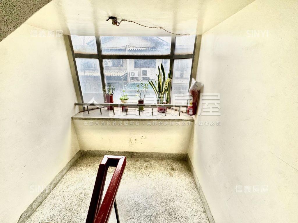 近中國醫３樓前後陽台房屋室內格局與周邊環境