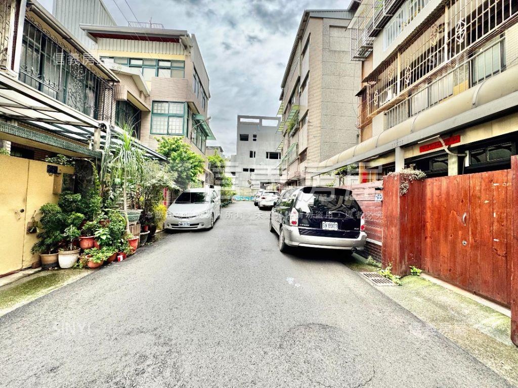 近中國醫３樓前後陽台房屋室內格局與周邊環境