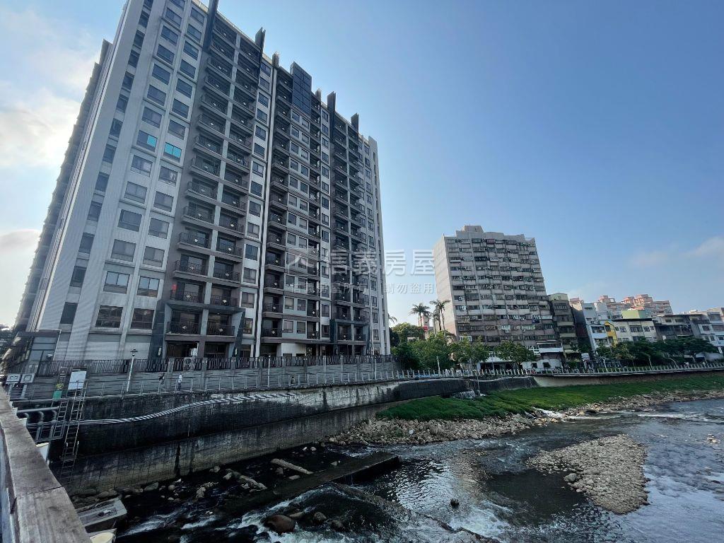 平鎮稀有河景大三房雙車位房屋室內格局與周邊環境