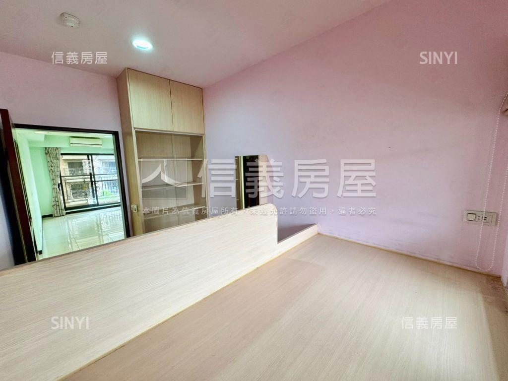 稀有釋出三房雙車位看這裡房屋室內格局與周邊環境