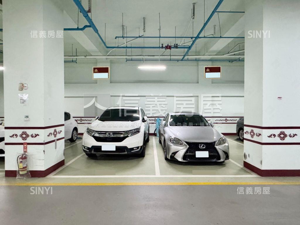 稀有釋出三房雙車位看這裡房屋室內格局與周邊環境