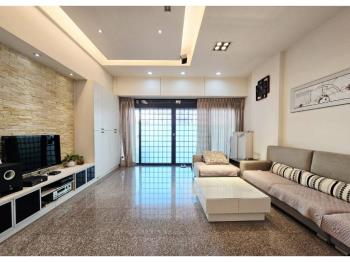 大里市區附裝潢美透天店面