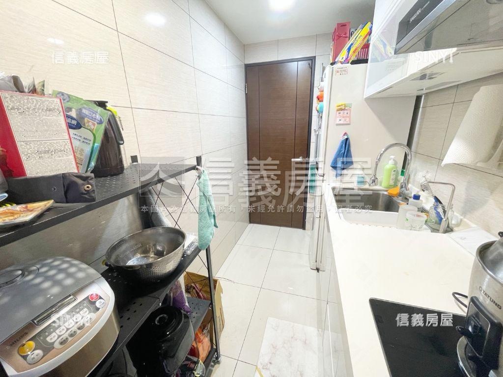 新潤陽光裝潢雙陽台三房房屋室內格局與周邊環境