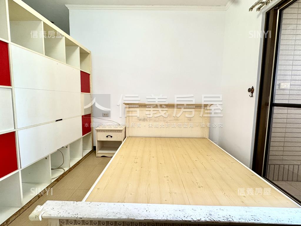 未來１房１聽平面車位房屋室內格局與周邊環境