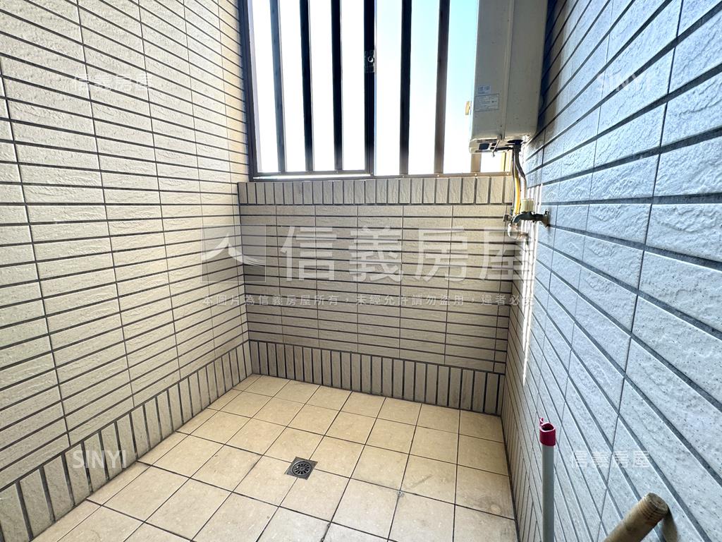 未來１房１聽平面車位房屋室內格局與周邊環境