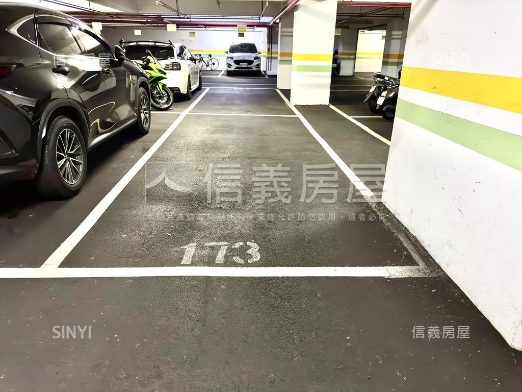 未來１房１聽平面車位房屋室內格局與周邊環境