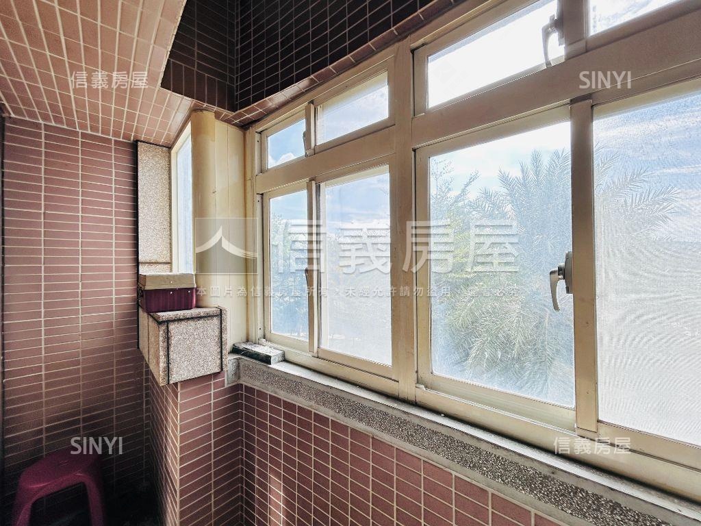 近未來棕線陸光大三房車位房屋室內格局與周邊環境