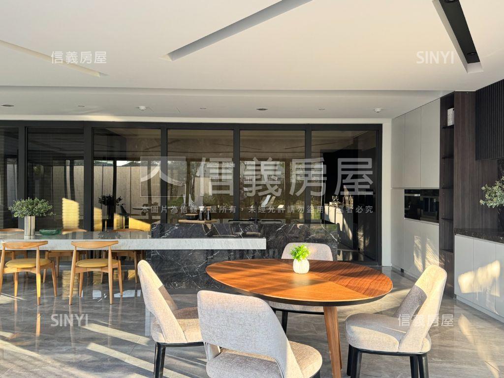 大景首席庭院三房雙車位房屋室內格局與周邊環境