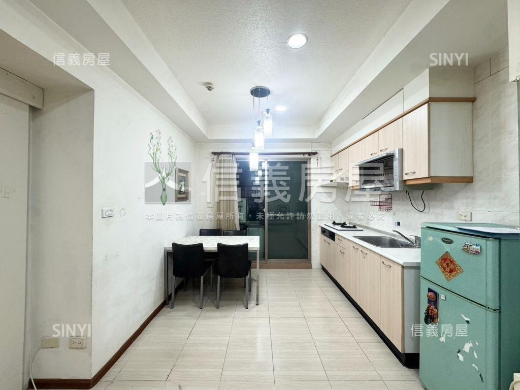 公園芳鄰美裝兩房房屋室內格局與周邊環境