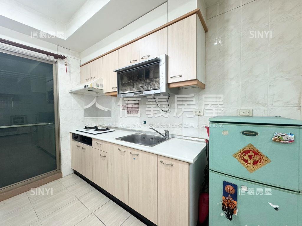 公園芳鄰美裝兩房房屋室內格局與周邊環境