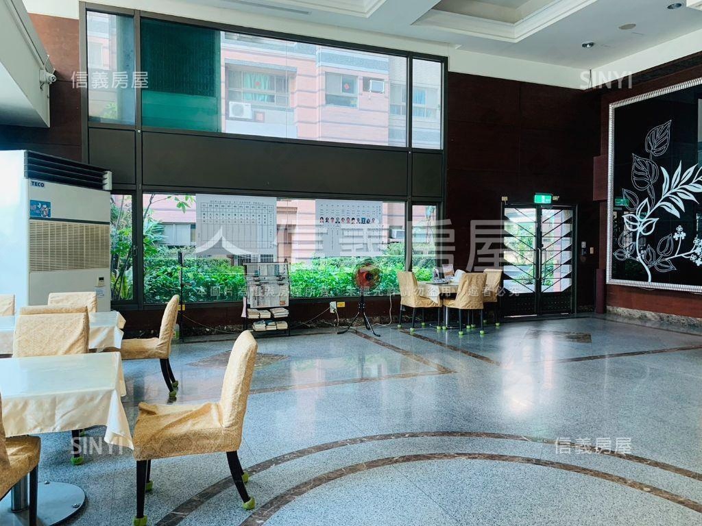 公園芳鄰美裝兩房房屋室內格局與周邊環境