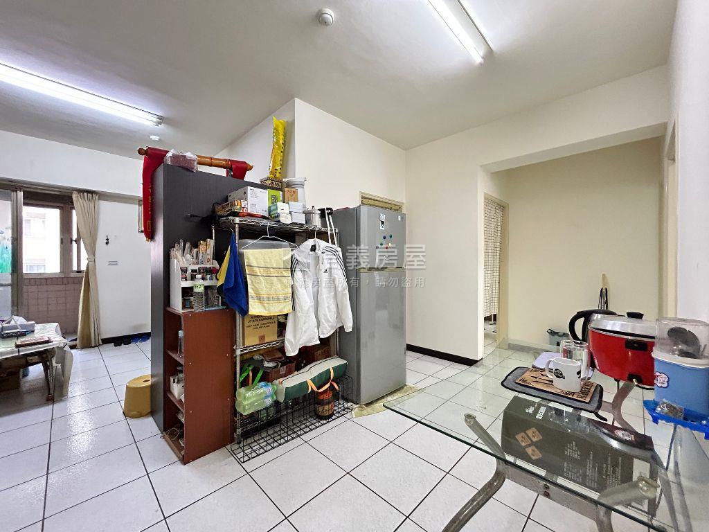 東區☆稀有低總價四房車位房屋室內格局與周邊環境