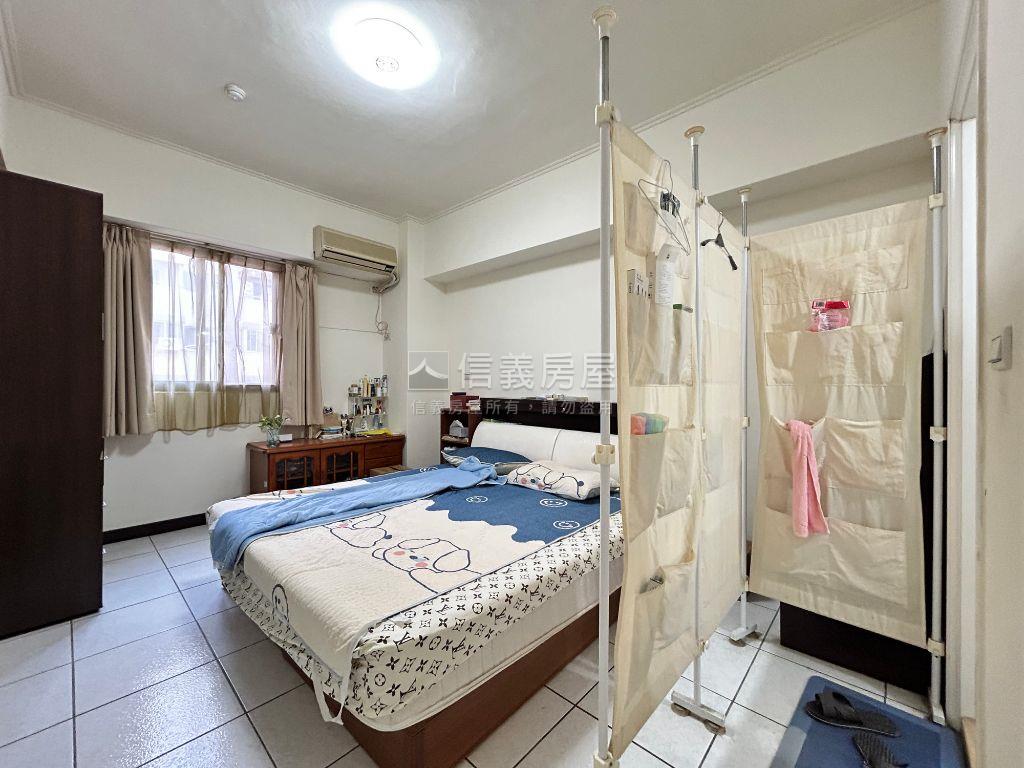 東區☆稀有低總價四房車位房屋室內格局與周邊環境