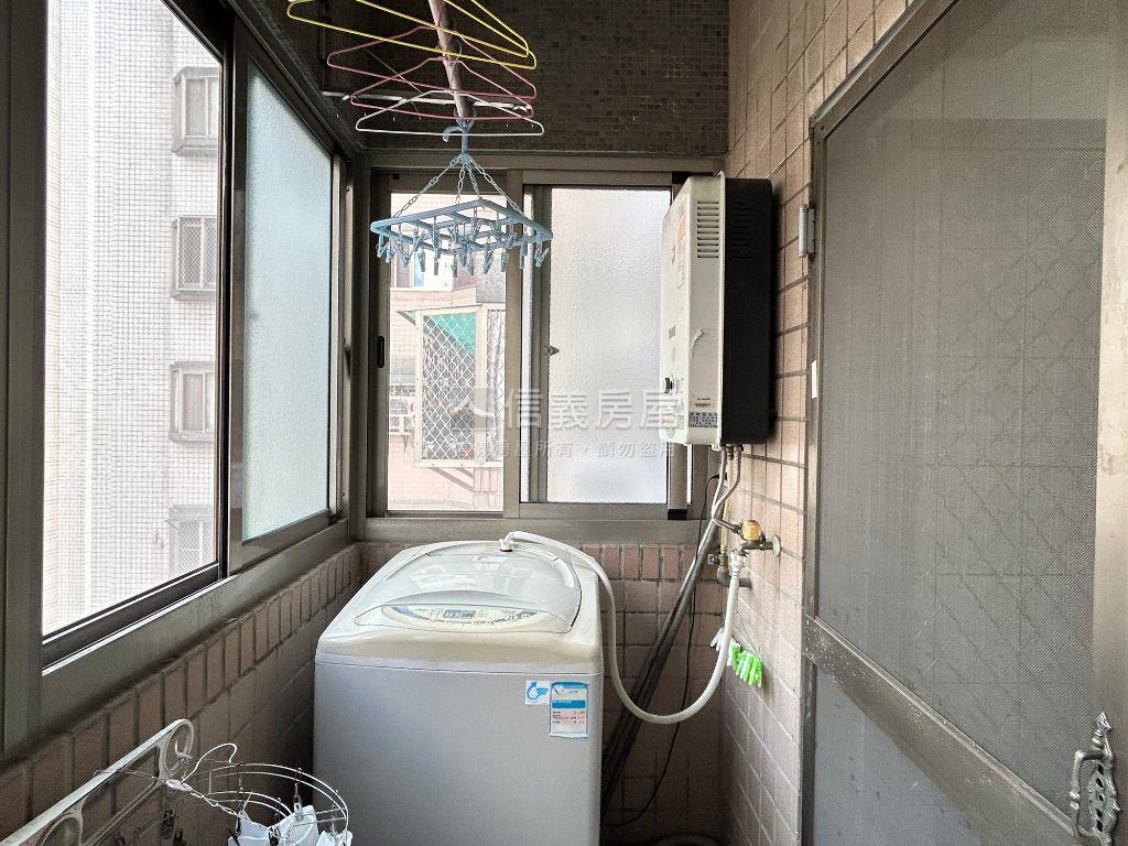 東區☆稀有低總價四房車位房屋室內格局與周邊環境